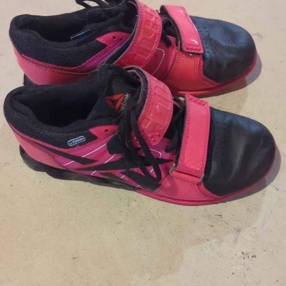 Reebok Lifting Shoes in Pink and Black
